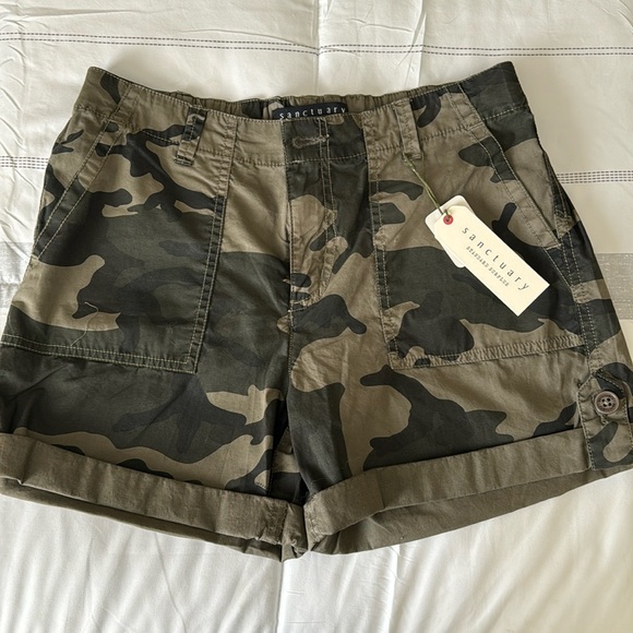 Sanctuary Pants - Camo shorts